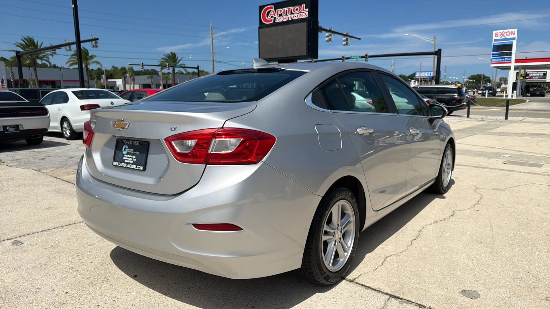 Used 2017 Chevrolet Cruze LT FWD image 5