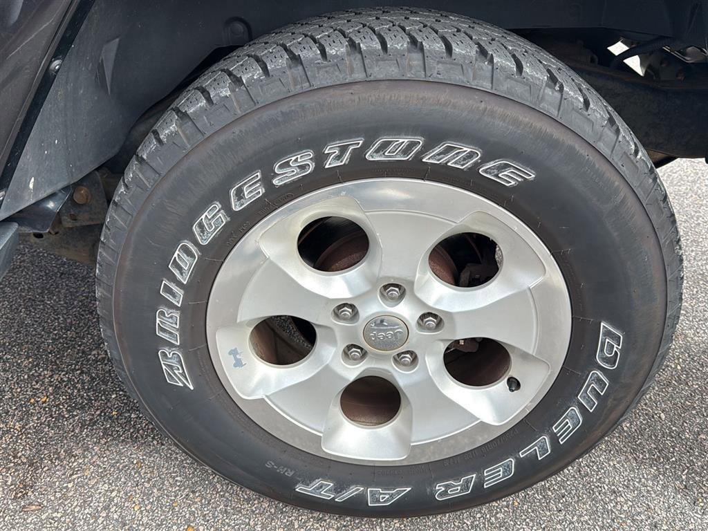 Used 2014 Jeep Wrangler Unlimited Sahara w/ Max Tow Package image 14