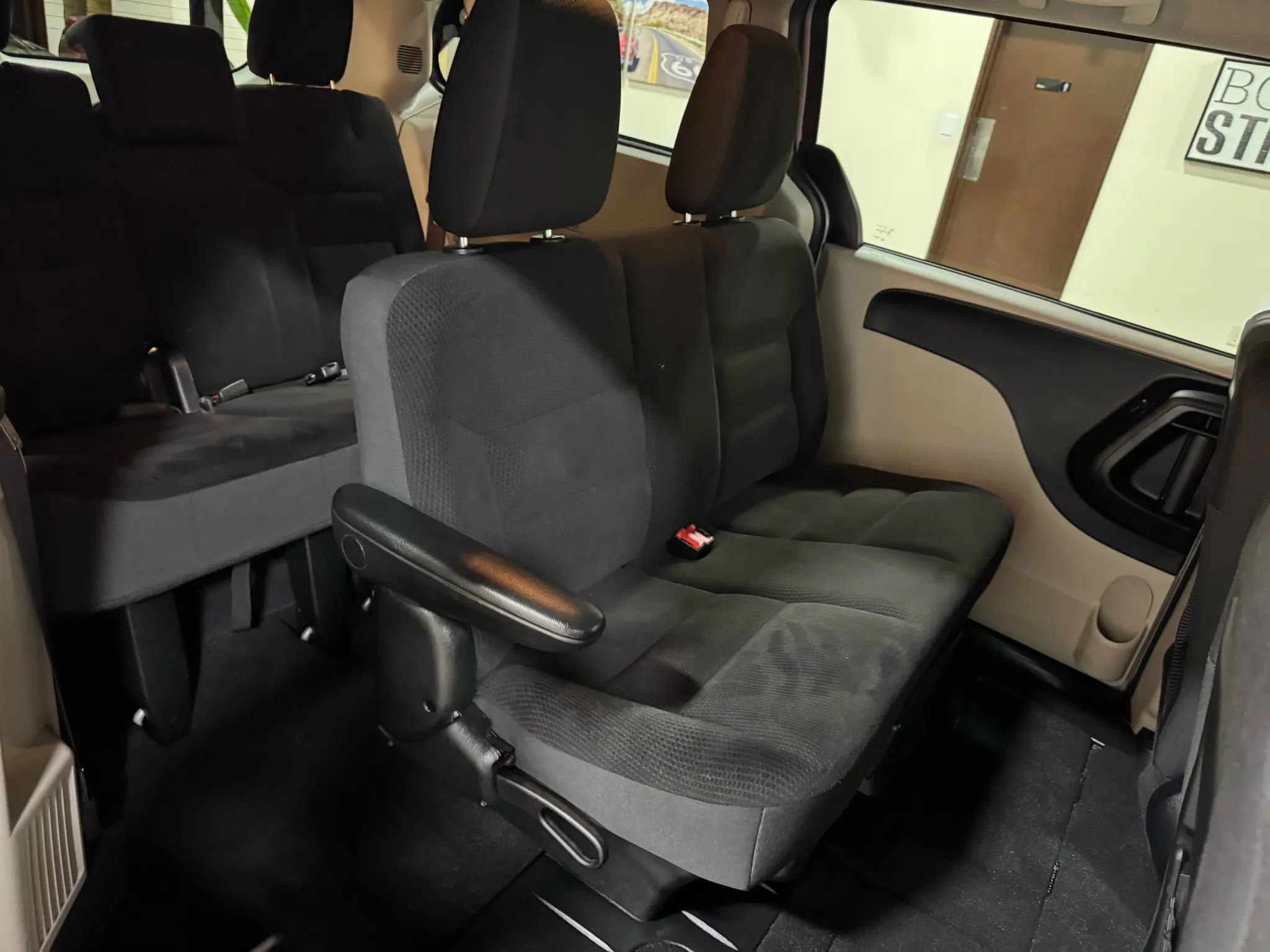 Used 2018 Dodge Grand Caravan SE image 33