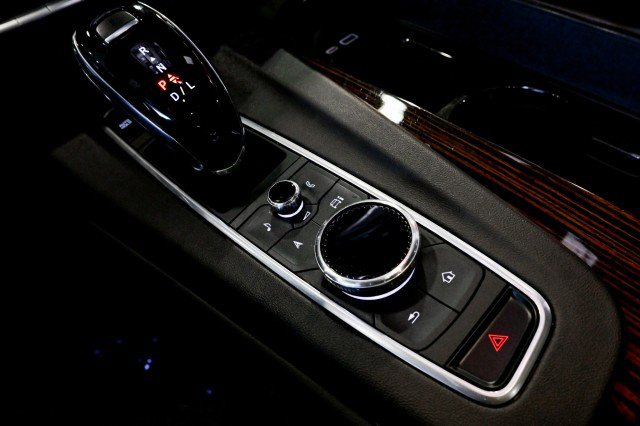 Used 2023 Cadillac Escalade ESV Premium Luxury image 34