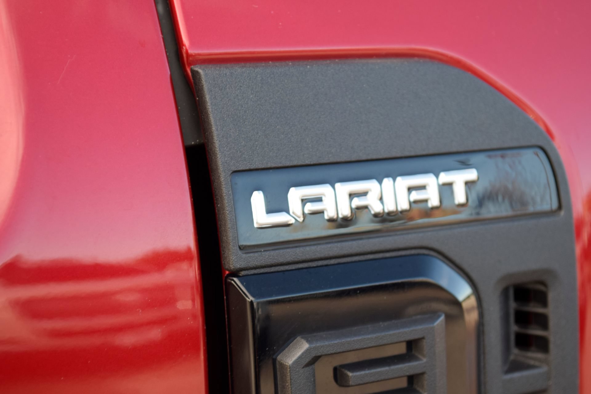 Used 2024 Ford F250 Lariat w/ Black Appearance Package AWD/4WD image 19