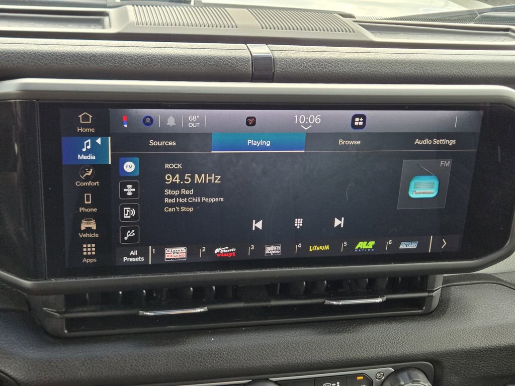 Used 2024 Jeep Gladiator Sport image 24