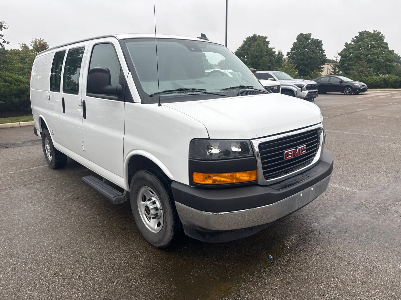 Used 2025 GMC Savana 2500 w/ Enhanced Convenience Package RWD image 3