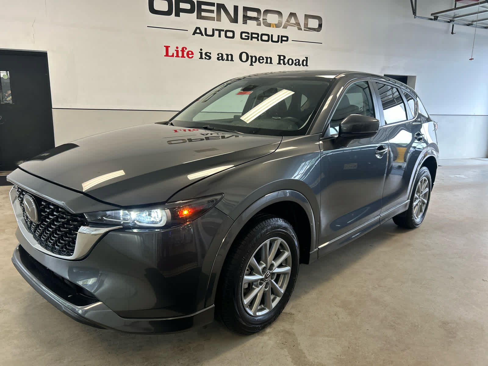 Certified 2025 MAZDA CX-5 AWD 2.5 S w/ Preferred Package image 2