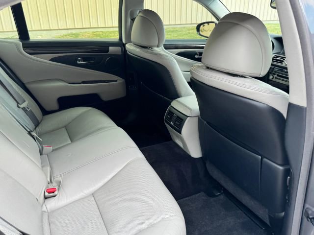 Used 2013 Lexus LS 460 image 31