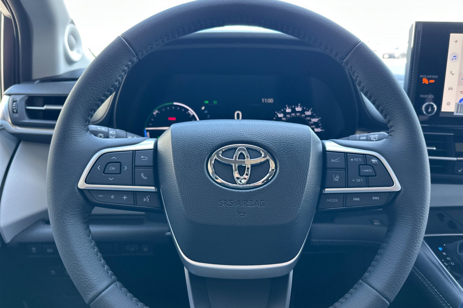 Certified 2026 Toyota Sienna XLE FWD image 24
