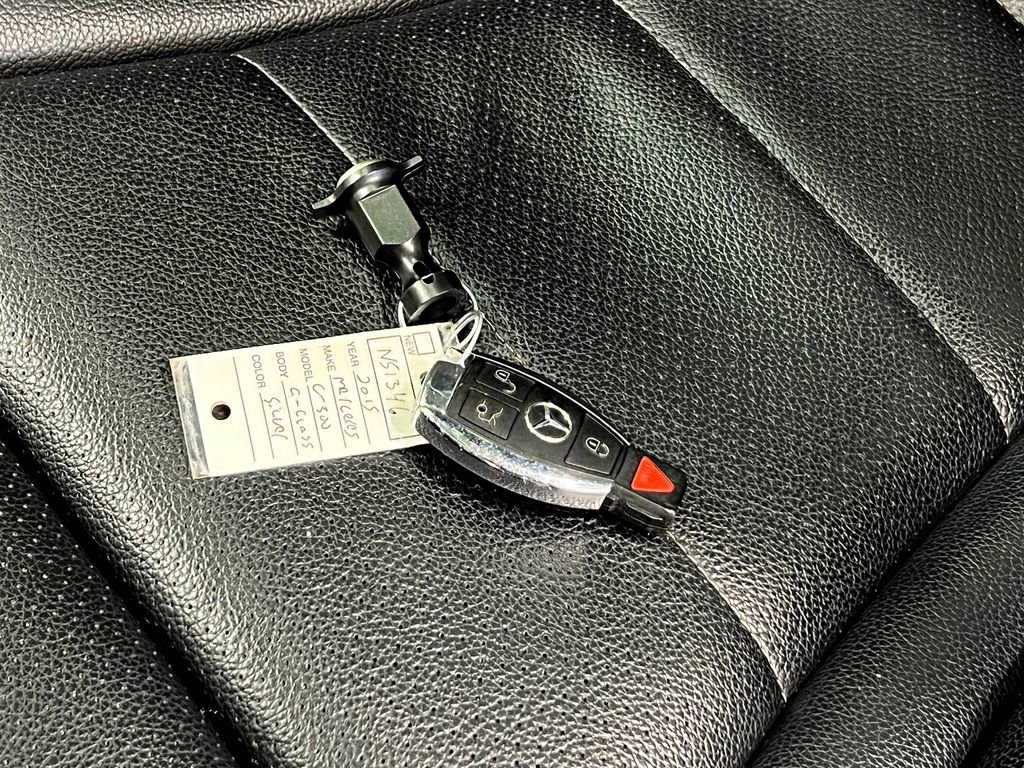 Used 2015 Mercedes-Benz C 300 4MATIC Sedan image 38