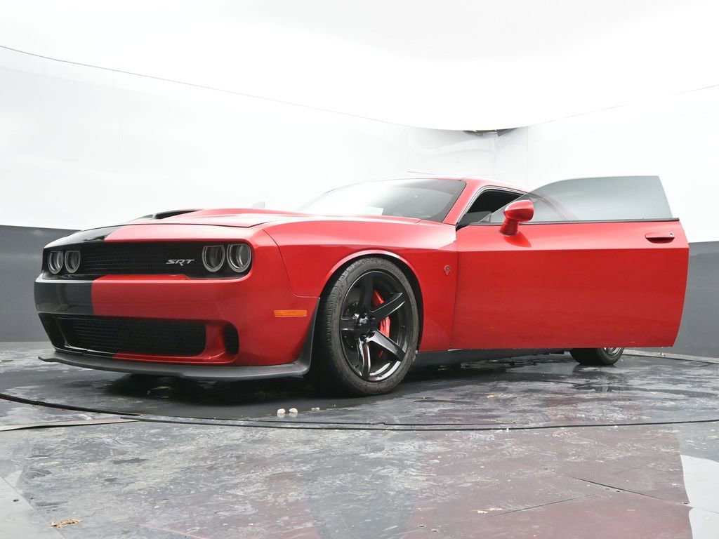 Used 2016 Dodge Challenger SRT Hellcat image 89