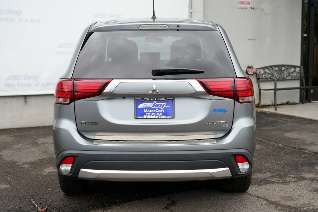 Used 2016 Mitsubishi Outlander SE AWD/4WD image 6
