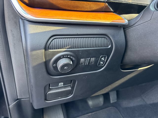 Used 2022 Jeep Grand Wagoneer Series III AWD/4WD image 19
