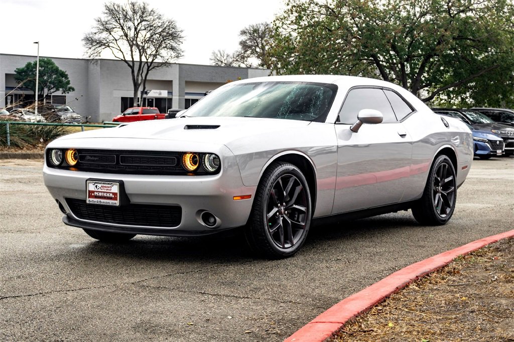 Used 2021 Dodge Challenger SXT w/ Blacktop Package image 9