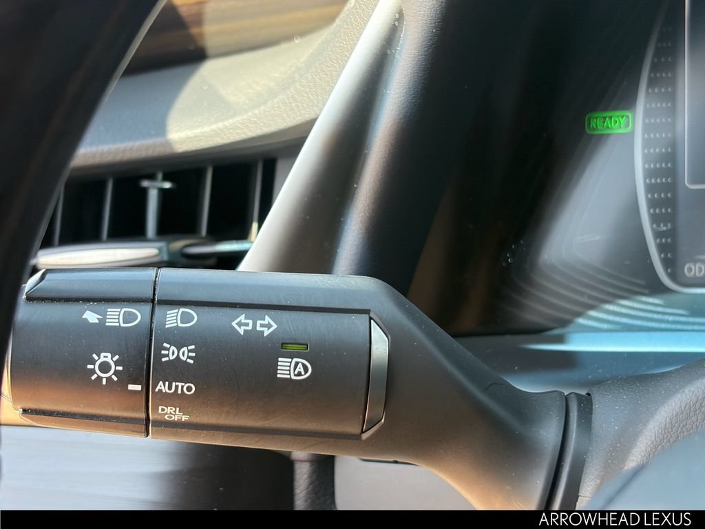 Used 2019 Lexus ES 300h w/ Accessory Package 2 FWD image 18