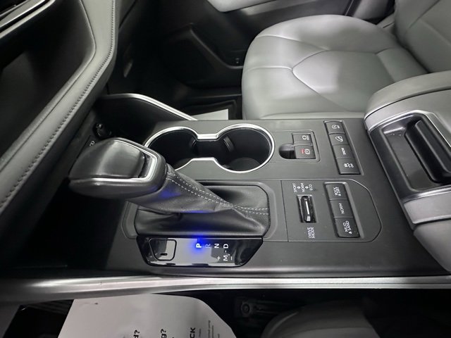 Used 2022 Toyota Highlander XLE image 33