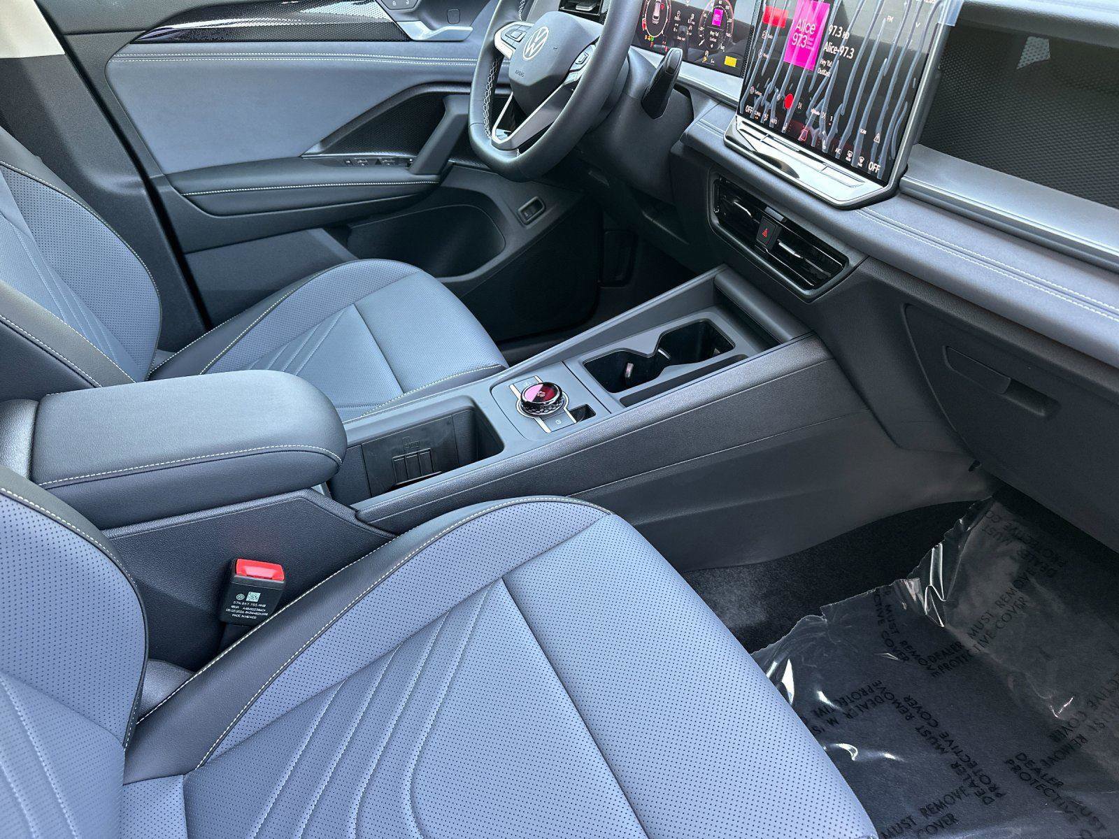 New 2026 Volkswagen Tiguan SE FWD image 15