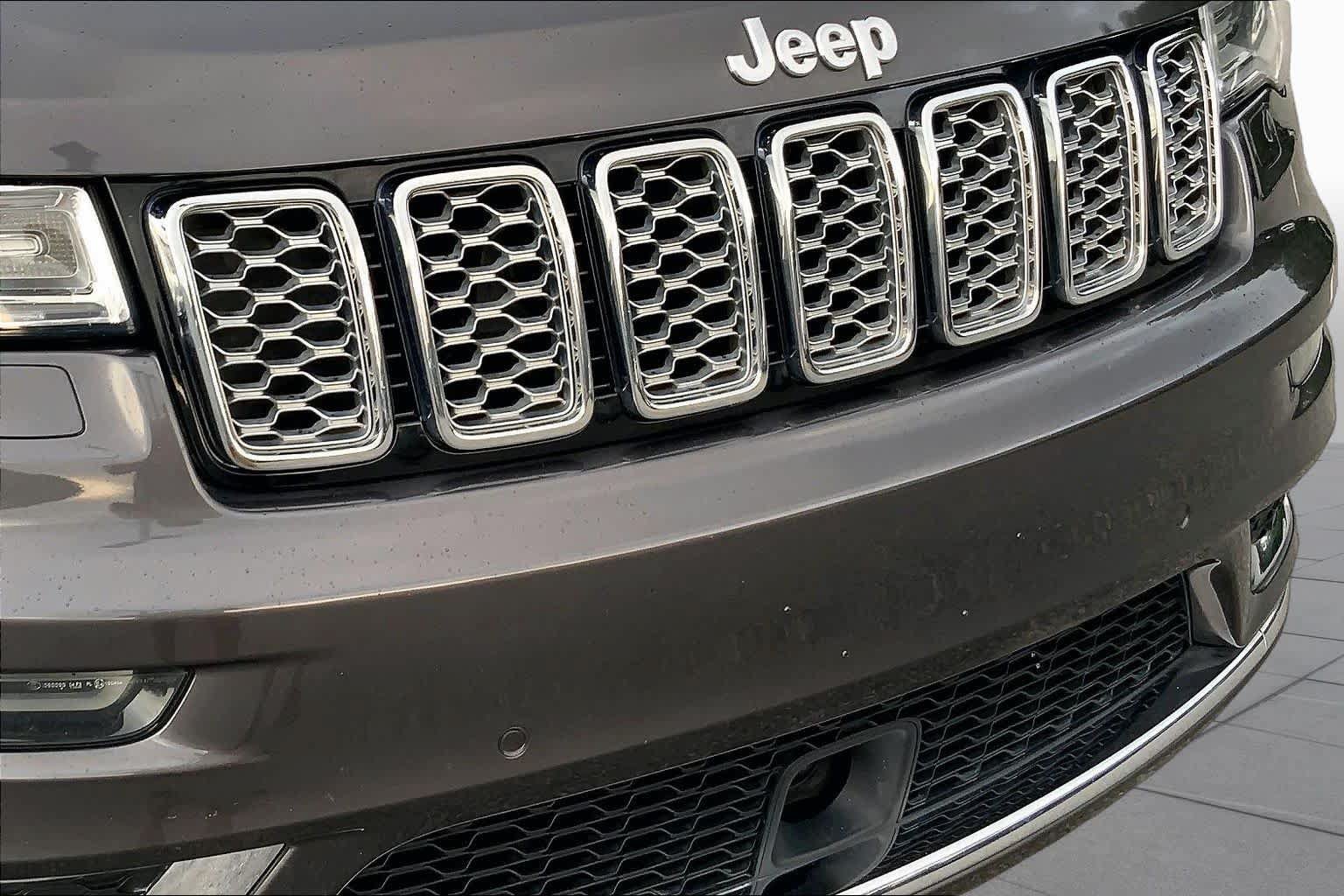 Used 2020 Jeep Grand Cherokee Summit AWD/4WD image 29