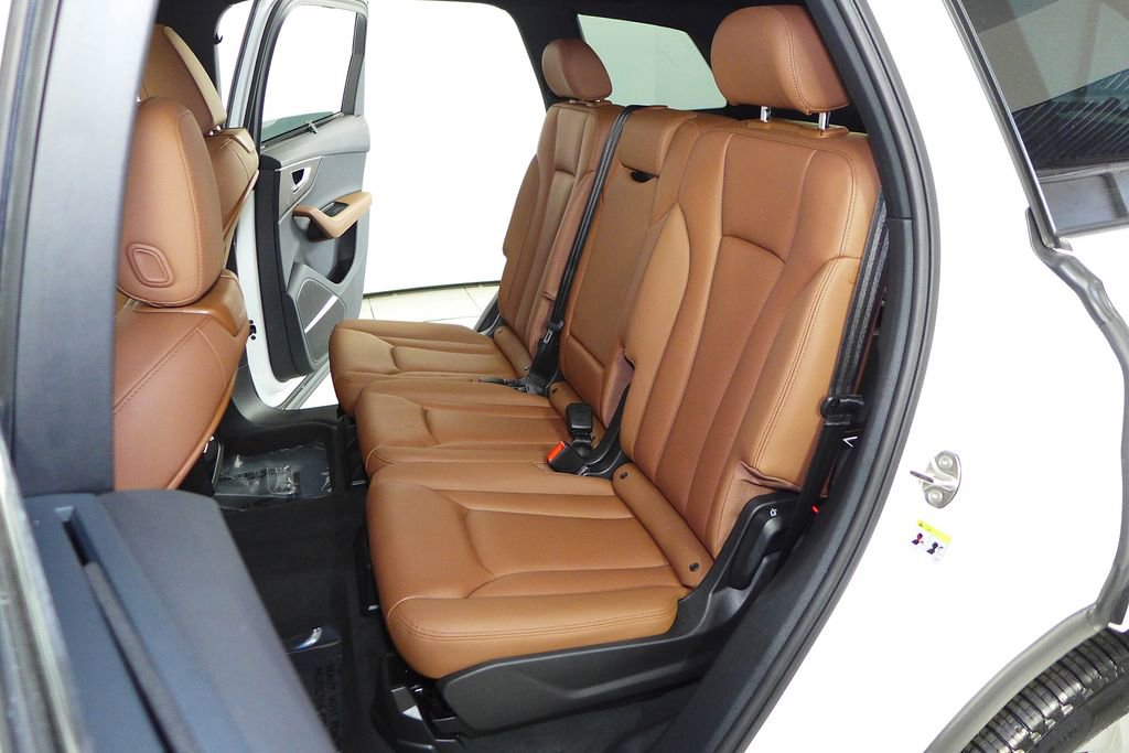 Used 2023 Audi Q7 2.0T Premium Plus w/ Premium Plus Package AWD/4WD image 21