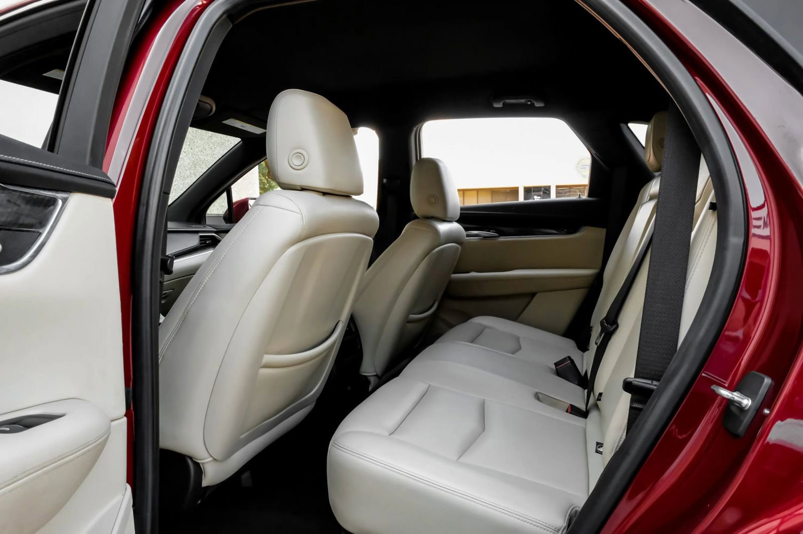 Used 2018 Cadillac XT5 FWD image 44