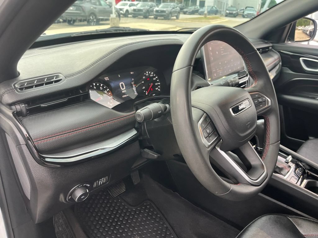 Used 2024 Jeep Compass Trailhawk AWD/4WD image 14
