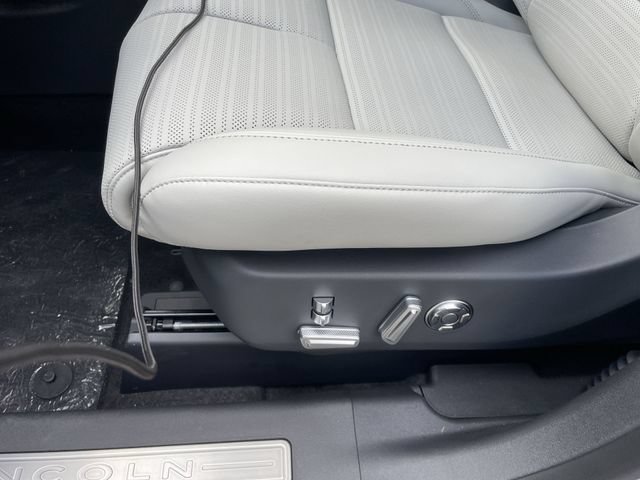 New 2026 Lincoln Nautilus Reserve AWD/4WD image 12