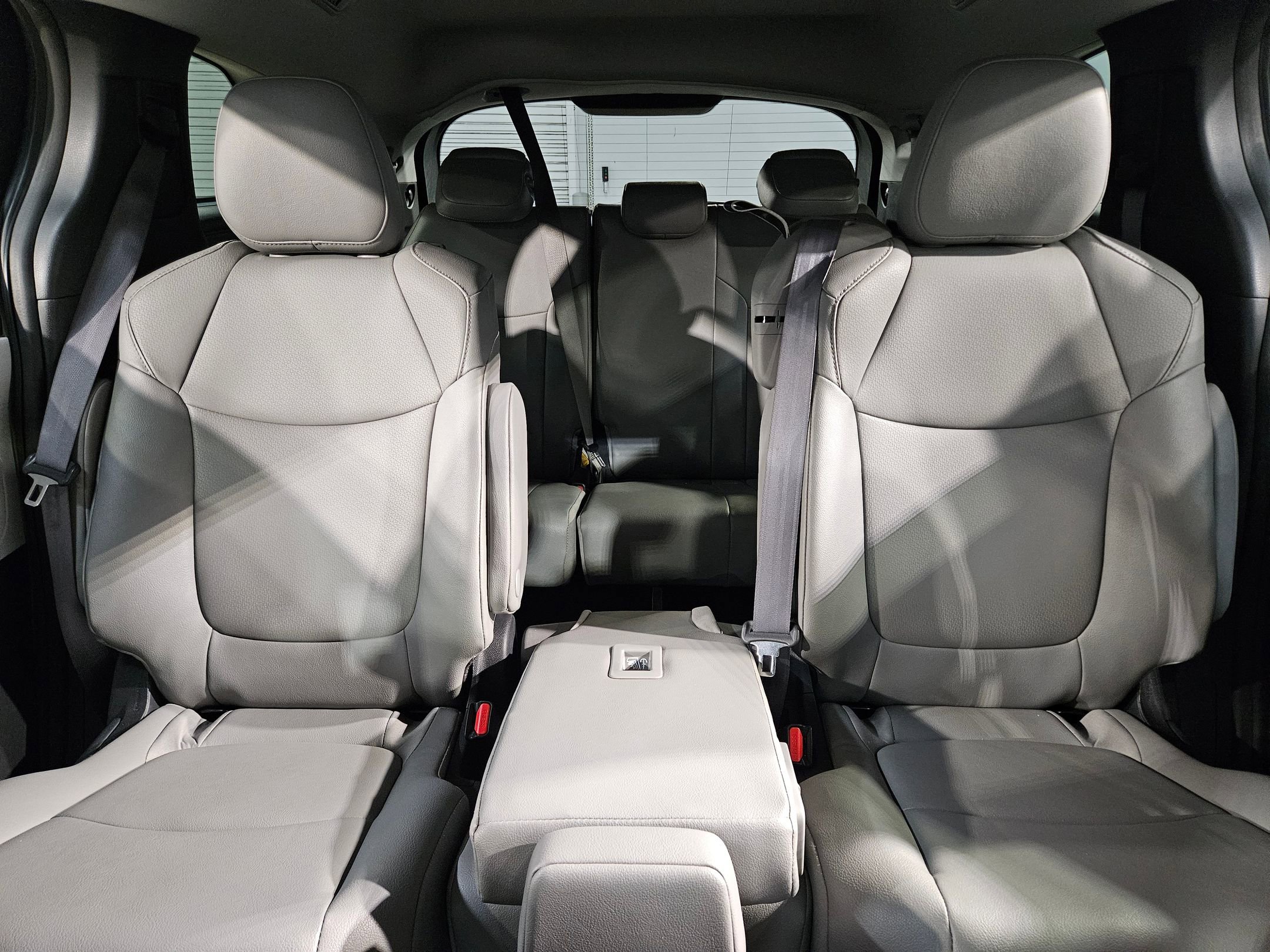 Certified 2025 Toyota Sienna XLE image 13