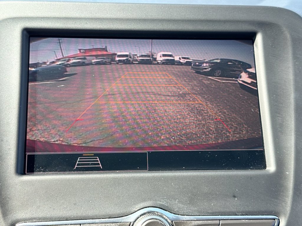 Used 2022 Chevrolet Equinox LT w/ LPO, Cargo Package FWD image 17
