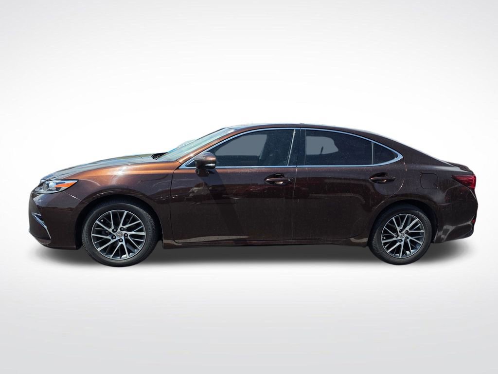 Used 2017 Lexus ES 350 w/ Luxury Package FWD image 4