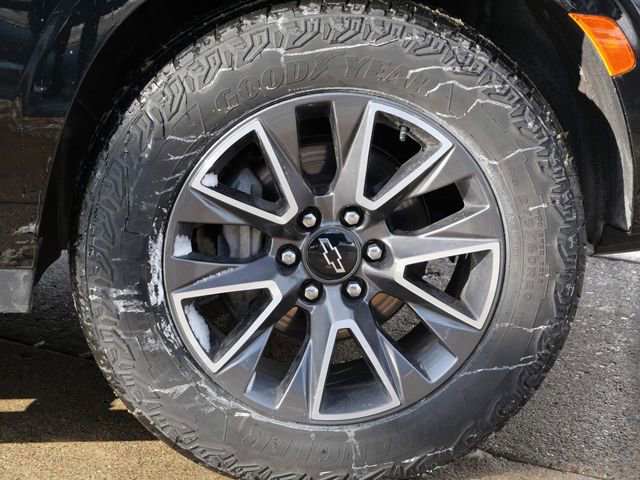 Used 2023 Chevrolet Suburban Z71 w/ Z71 Off-Road Package image 8