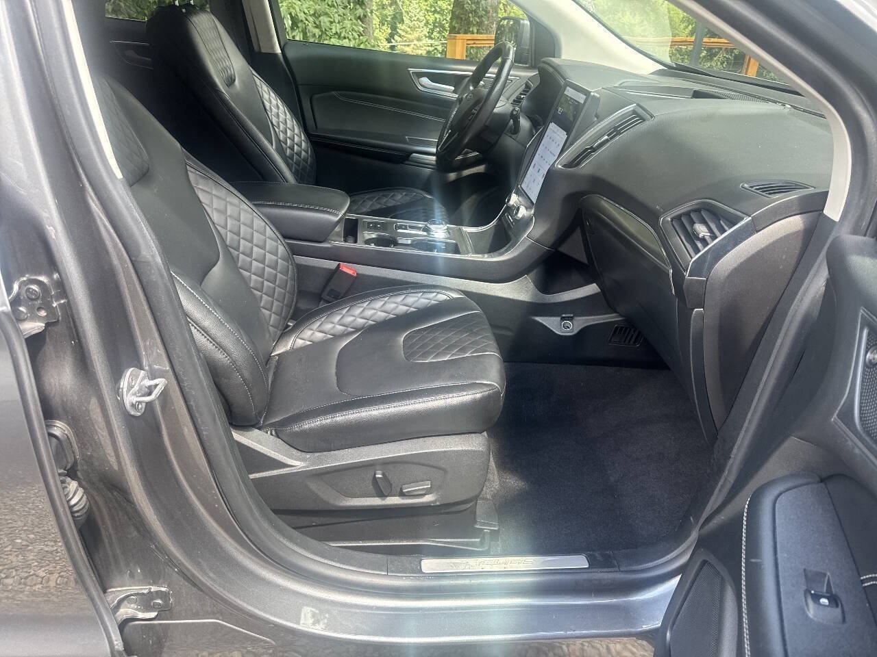 Used 2023 Ford Edge Titanium w/ Cargo Accessory Package AWD/4WD image 9