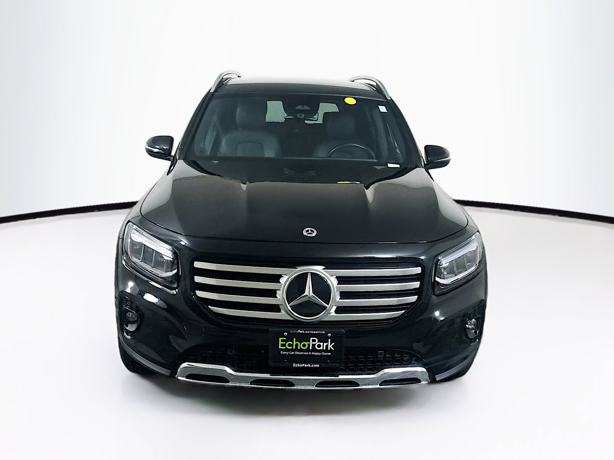 Used 2025 Mercedes-Benz GLB 250 4MATIC image 2
