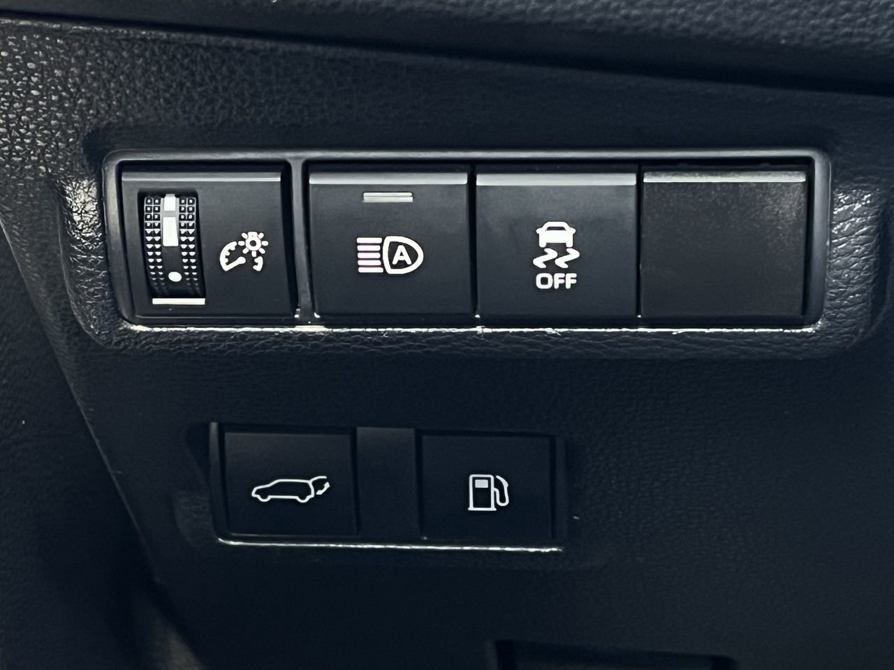 Used 2025 Toyota Corolla Cross AWD Hybrid w/ Convenience Package image 20