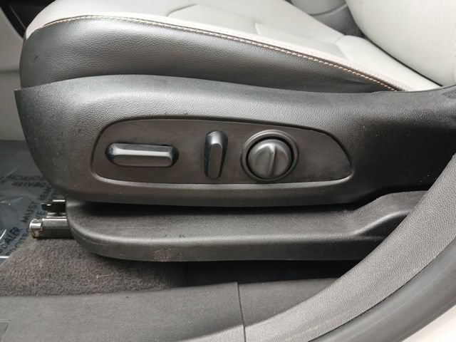 Used 2020 GMC Terrain SLT AWD/4WD image 26