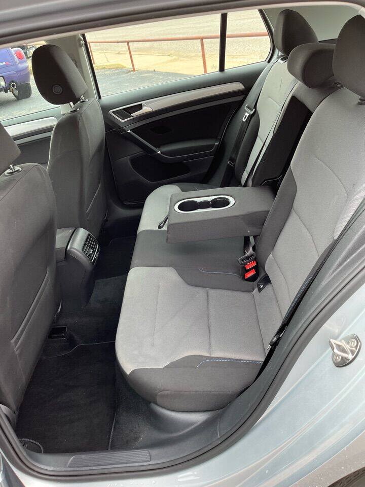 Used 2016 Volkswagen e-Golf SE w/ DC Fast Charging Package FWD image 19