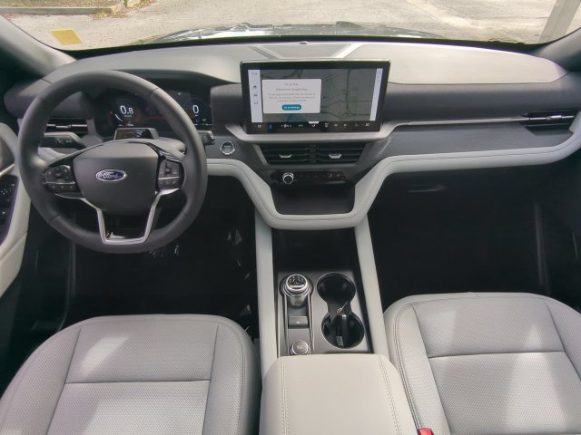 New 2027 Ford Explorer Platinum w/ 3.0L Ultimate Package RWD image 16