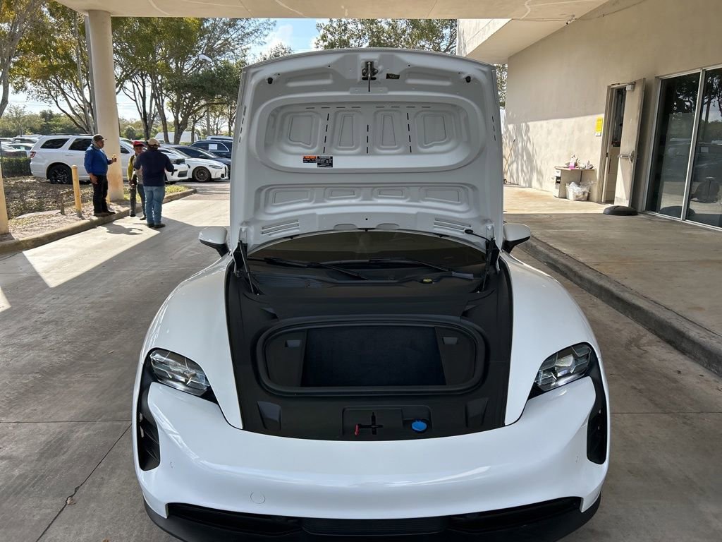 Used 2023 Porsche Taycan GTS AWD/4WD image 11