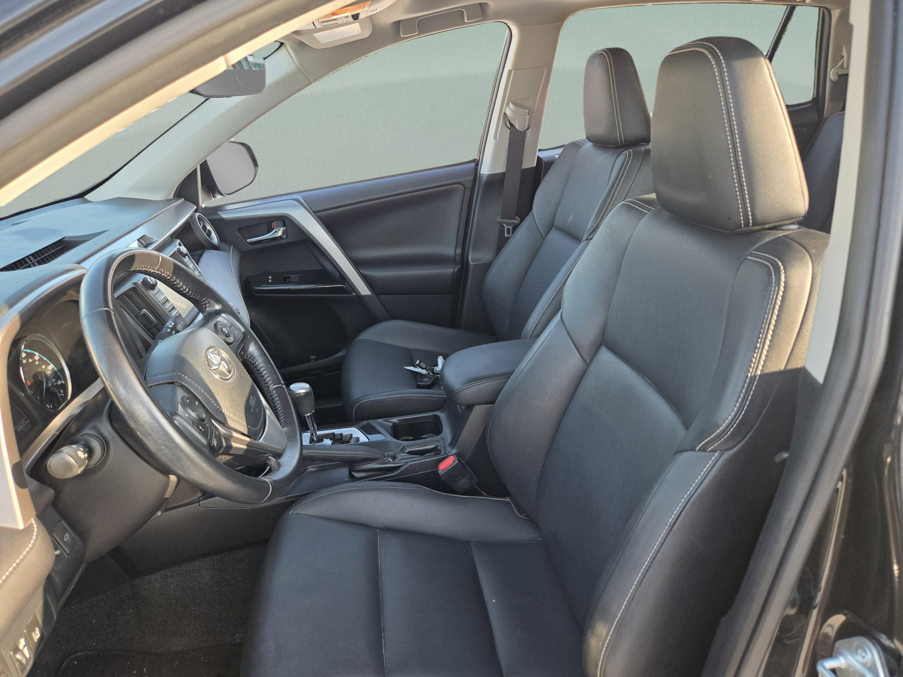 Used 2017 Toyota RAV4 Limited AWD/4WD image 14