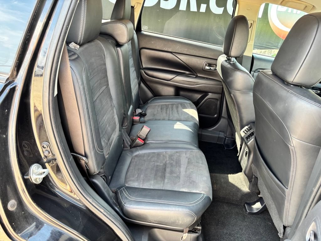 Used 2019 Mitsubishi Outlander FWD image 23