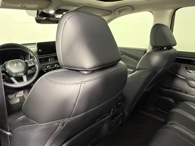 Used 2025 Honda Pilot Touring image 36