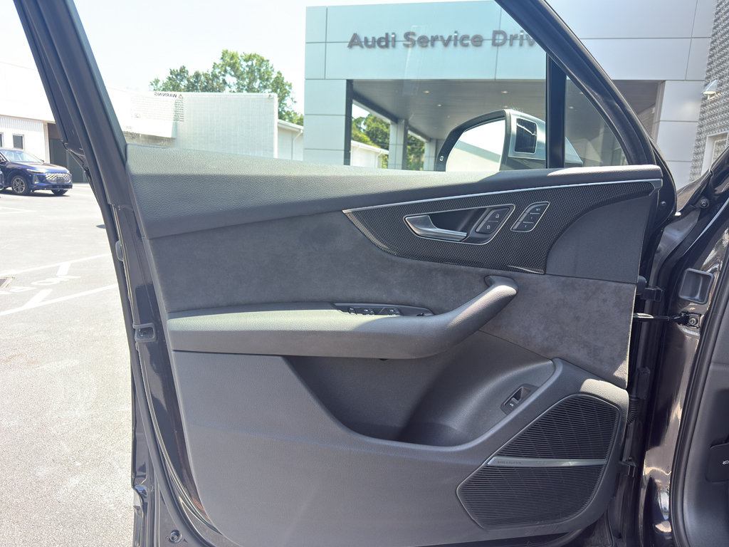 Used 2021 Audi SQ7 Premium Plus w/ Driver Assistance Package AWD/4WD image 16