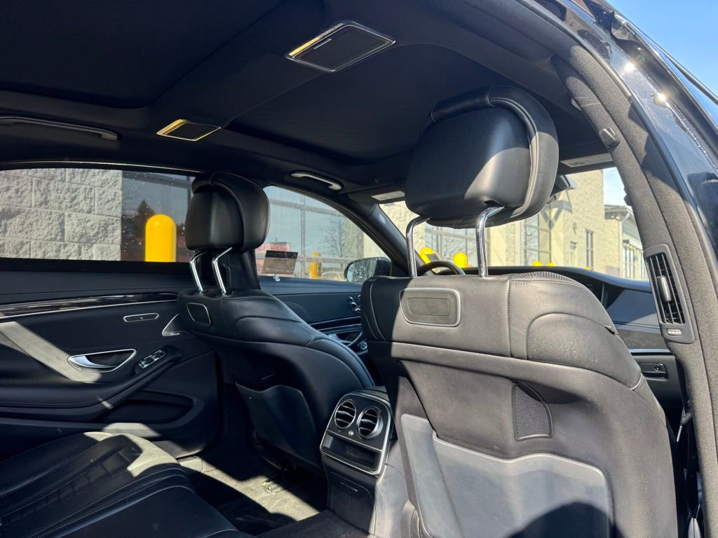 Used 2019 Mercedes-Benz S 560 4MATIC Sedan w/ AMG Line Exterior image 37