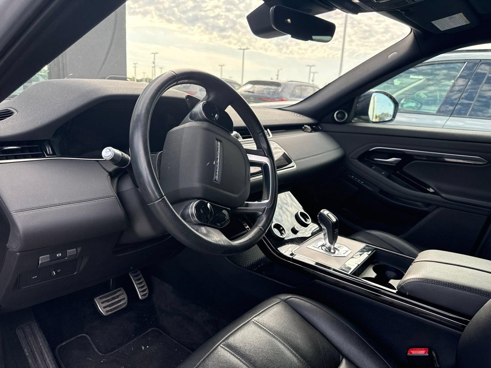 Used 2020 Land Rover Range Rover Evoque R-Dynamic SE AWD/4WD image 6