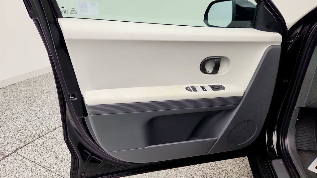 Used 2025 Hyundai Ioniq 5 SEL image 10