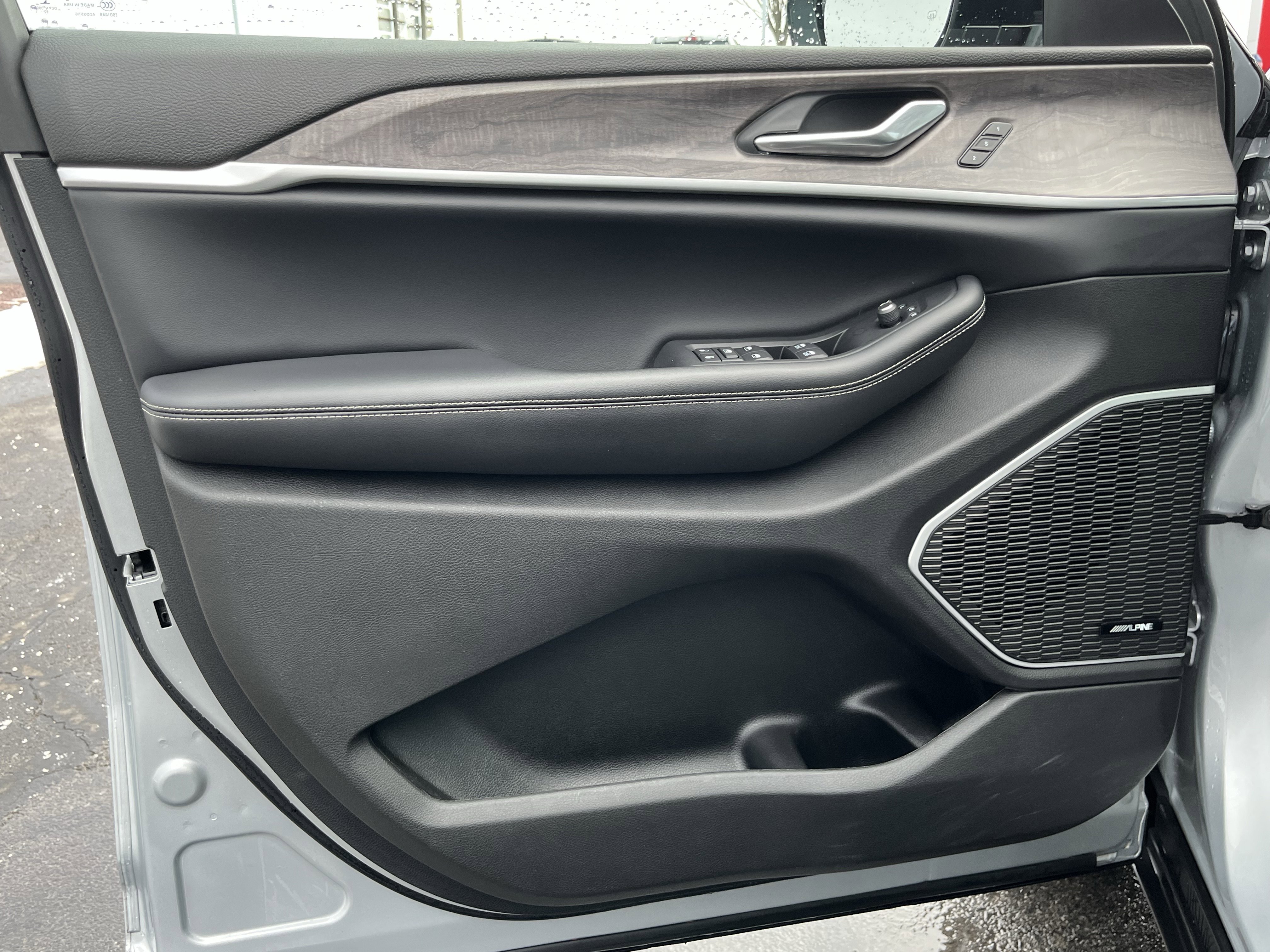 Used 2022 Jeep Grand Cherokee Limited 4xe image 21