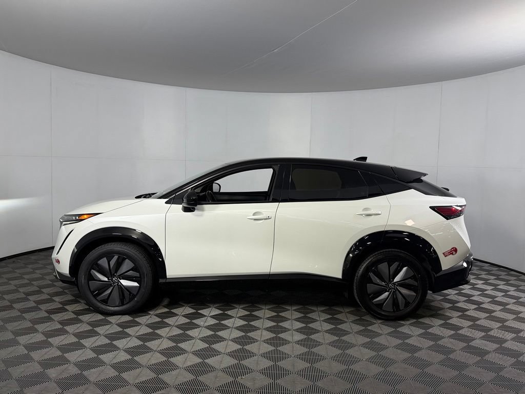 Used 2023 Nissan Ariya AWD image 11