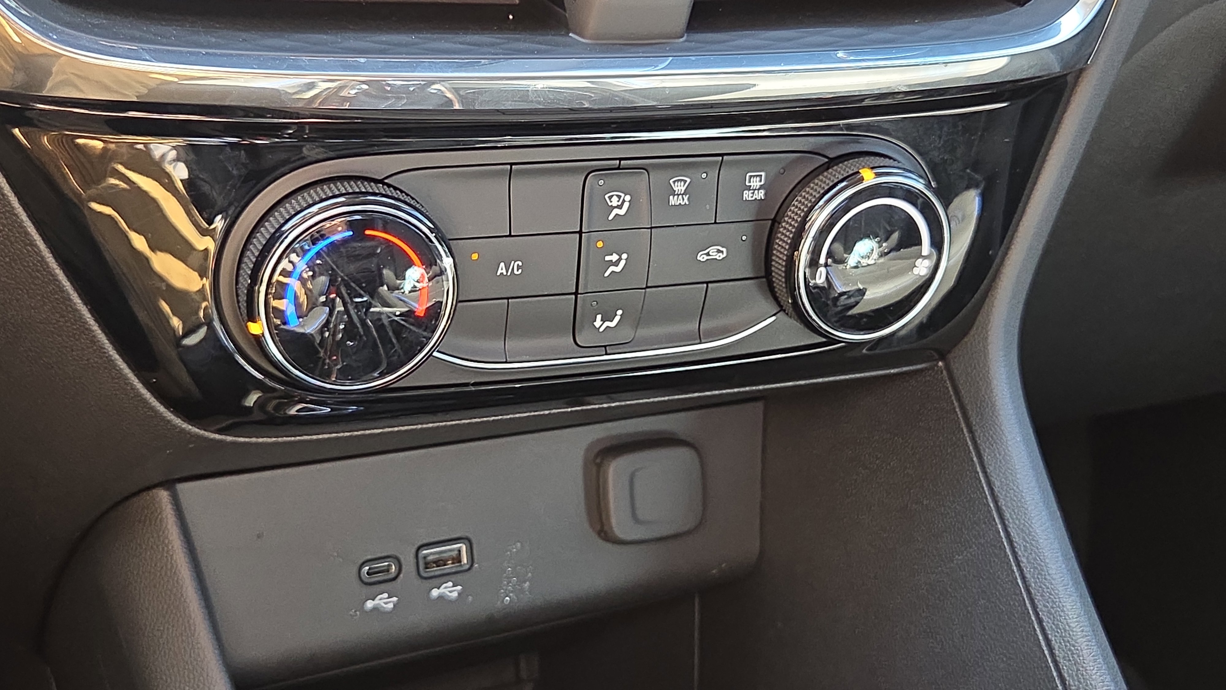 New 2026 Buick Encore GX Sport Touring image 18