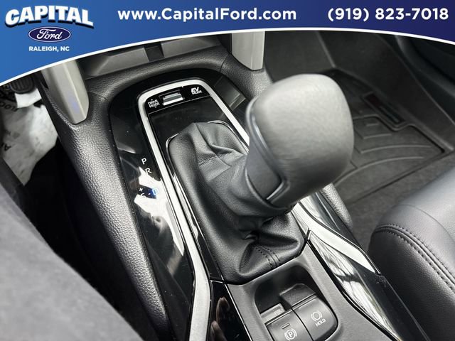 Used 2024 Toyota Corolla Cross XSE w/ Convenience Package image 30