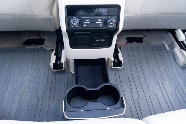 Used 2021 GMC Acadia Denali w/ Denali Technology Package image 32