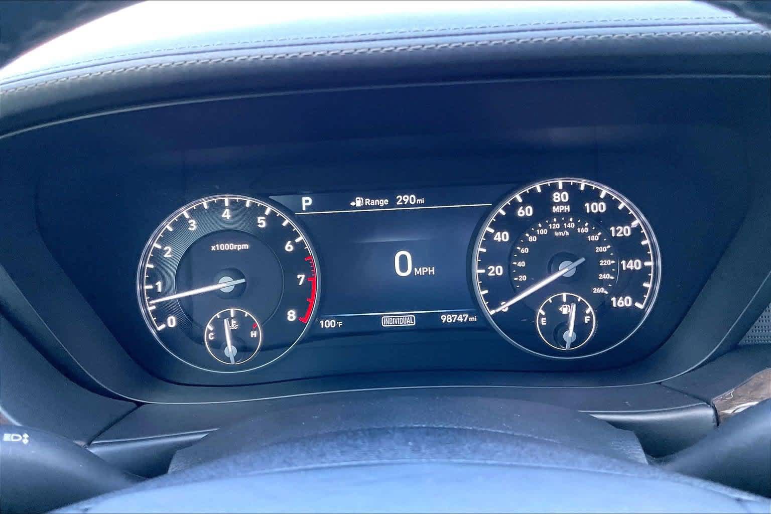 Used 2018 Genesis G90 3.3T Premium RWD image 16