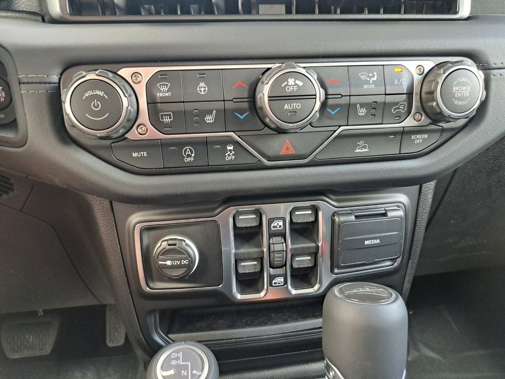 New 2026 Jeep Gladiator Sport AWD/4WD image 16