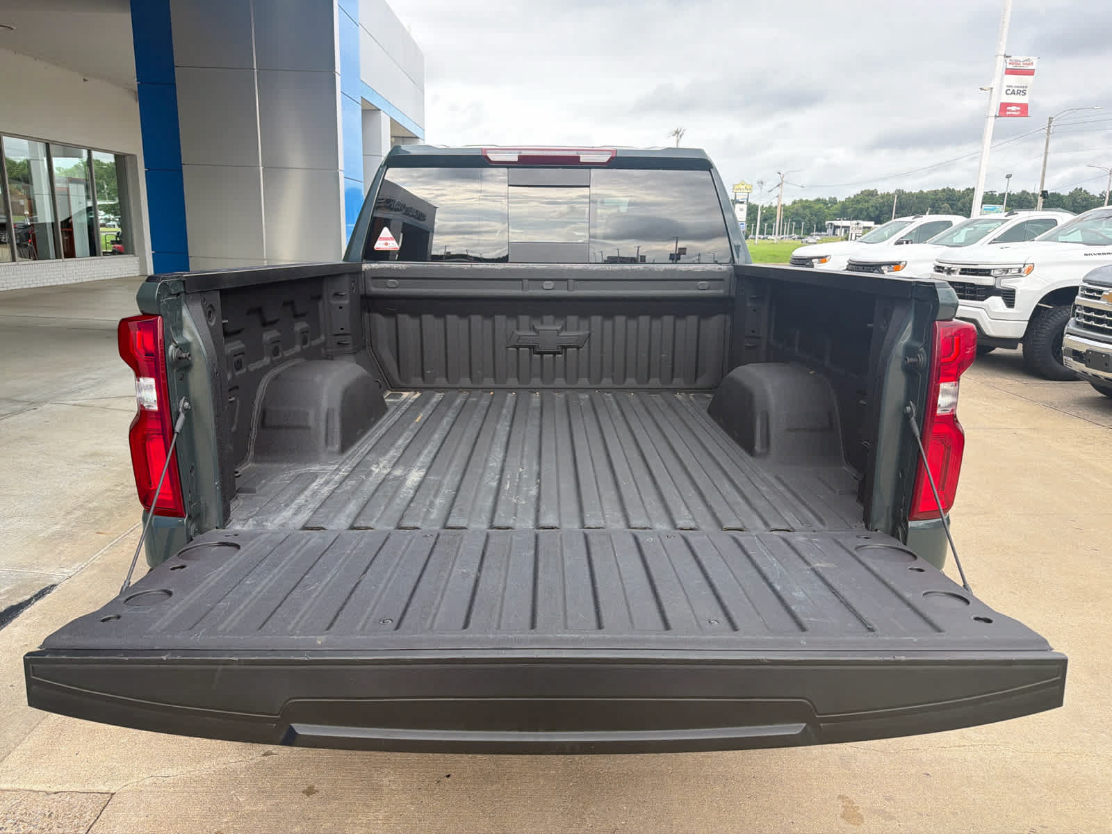 Used 2026 Chevrolet Silverado 1500 LT Trail Boss w/ LT Trail Boss Premium Package AWD/4WD image 6