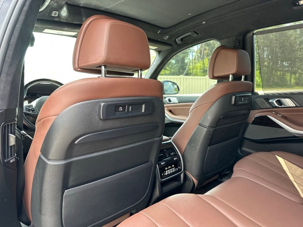 Used 2021 BMW X7 xDrive40i w/ M Sport Package AWD/4WD image 21